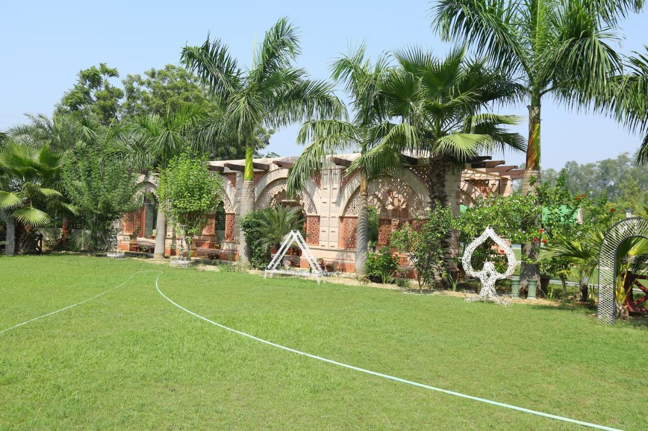 Mann The Palm Retreat Hotel Лакнау Екстериор снимка