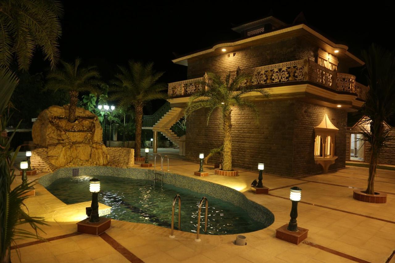 Mann The Palm Retreat Hotel Лакнау Екстериор снимка