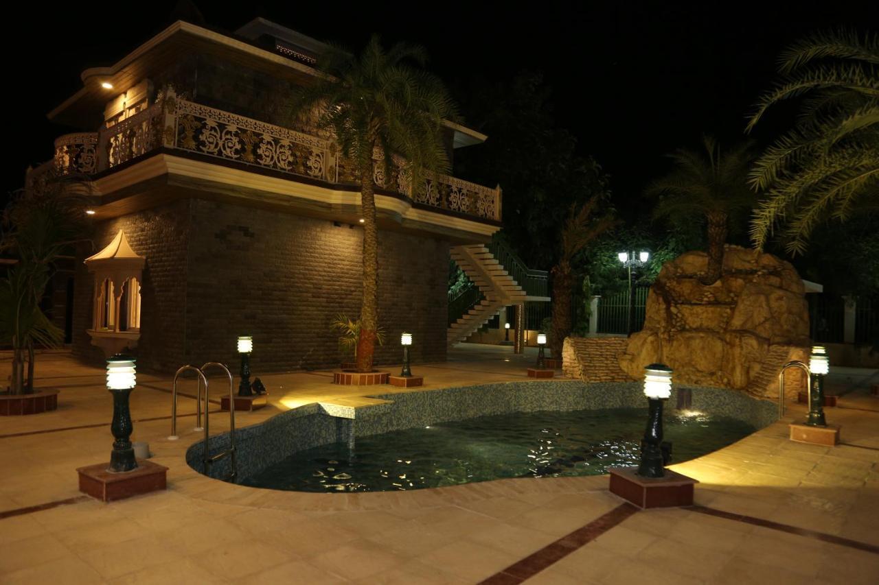 Mann The Palm Retreat Hotel Лакнау Екстериор снимка