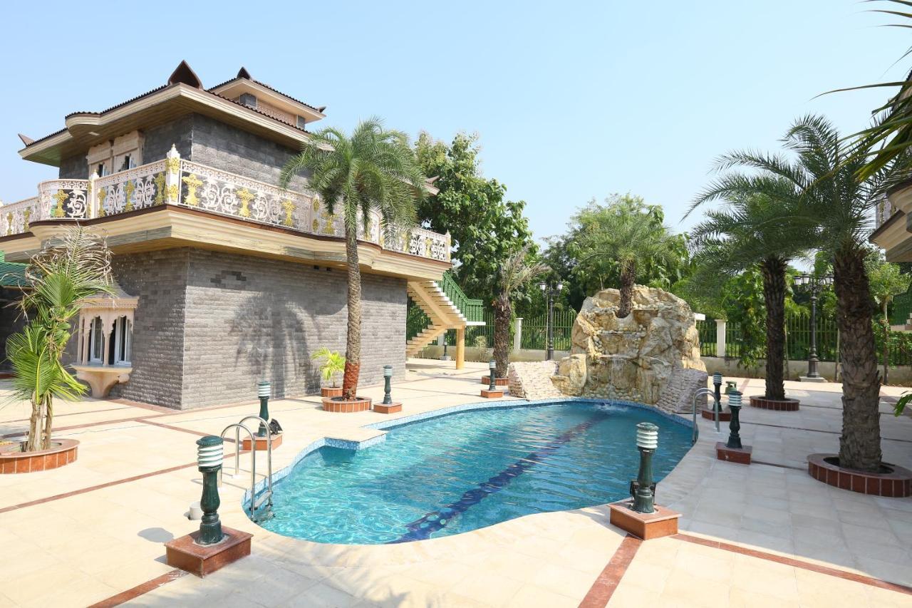 Mann The Palm Retreat Hotel Лакнау Екстериор снимка