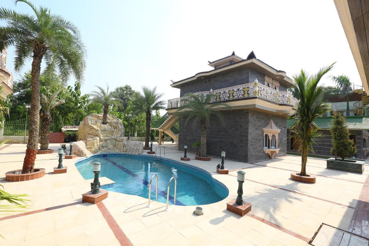 Mann The Palm Retreat Hotel Лакнау Екстериор снимка